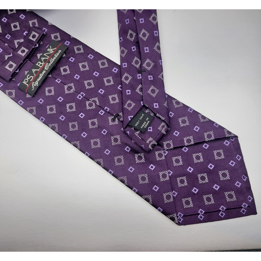 Jos A. Bank Signature Collection Purple Lavender Foulard 100% Silk‎ Tie Necktie - Picture 3 of 4
